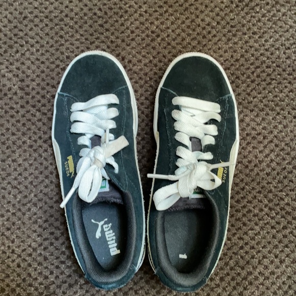 Black suede puma sneakers size 5 - Picture 3 of 4